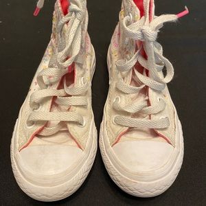 Converse shoes size 10.5